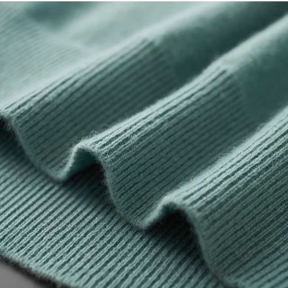 Camisola de lã com decote em V