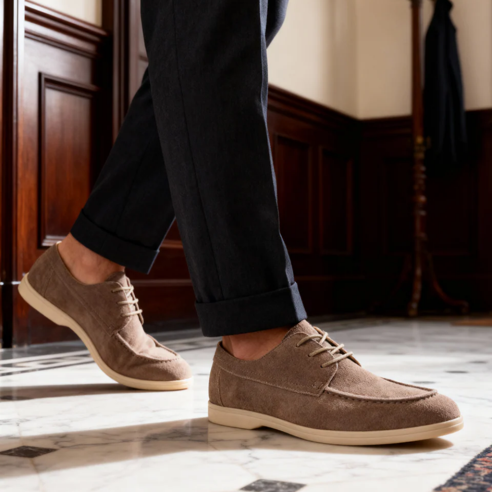 Sapatos elegantes de camurça