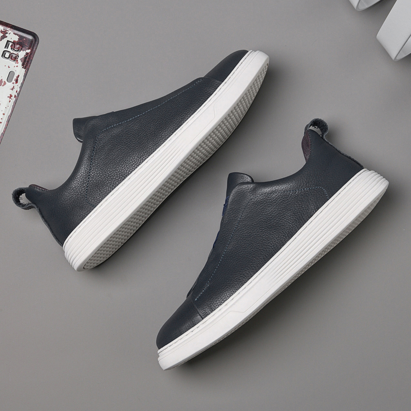 Sapatos de couro elegantes