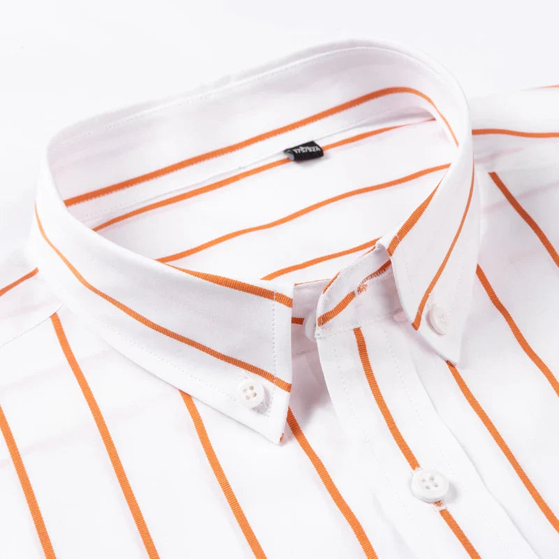 Camisa elegante de algodão às riscas