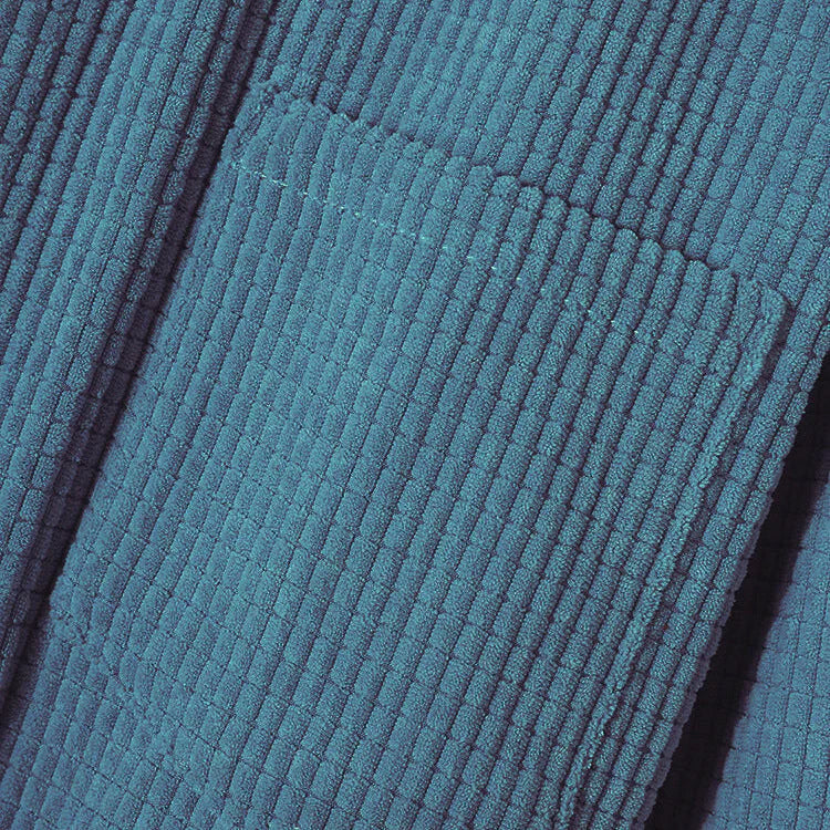 Camisa de bombazina com capuz e botões