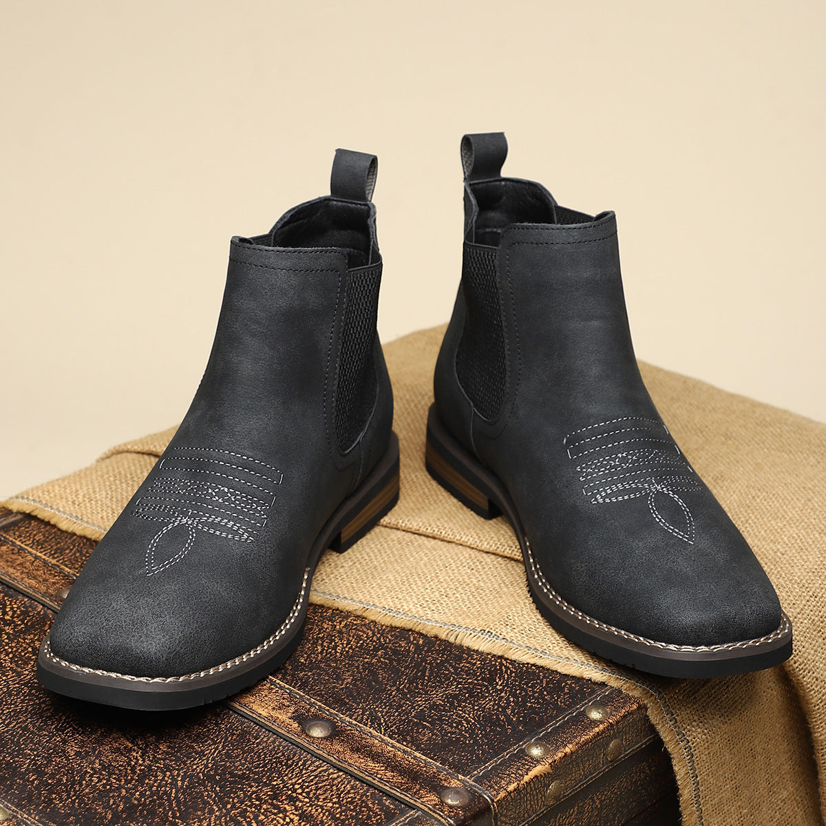 Botas de couro elegantes para homem