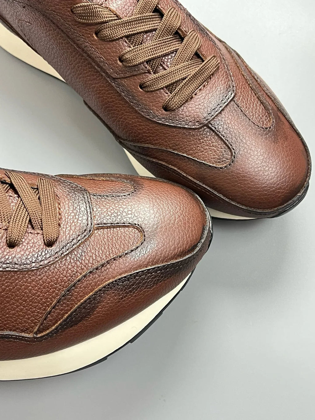 Sapatos de couro premium