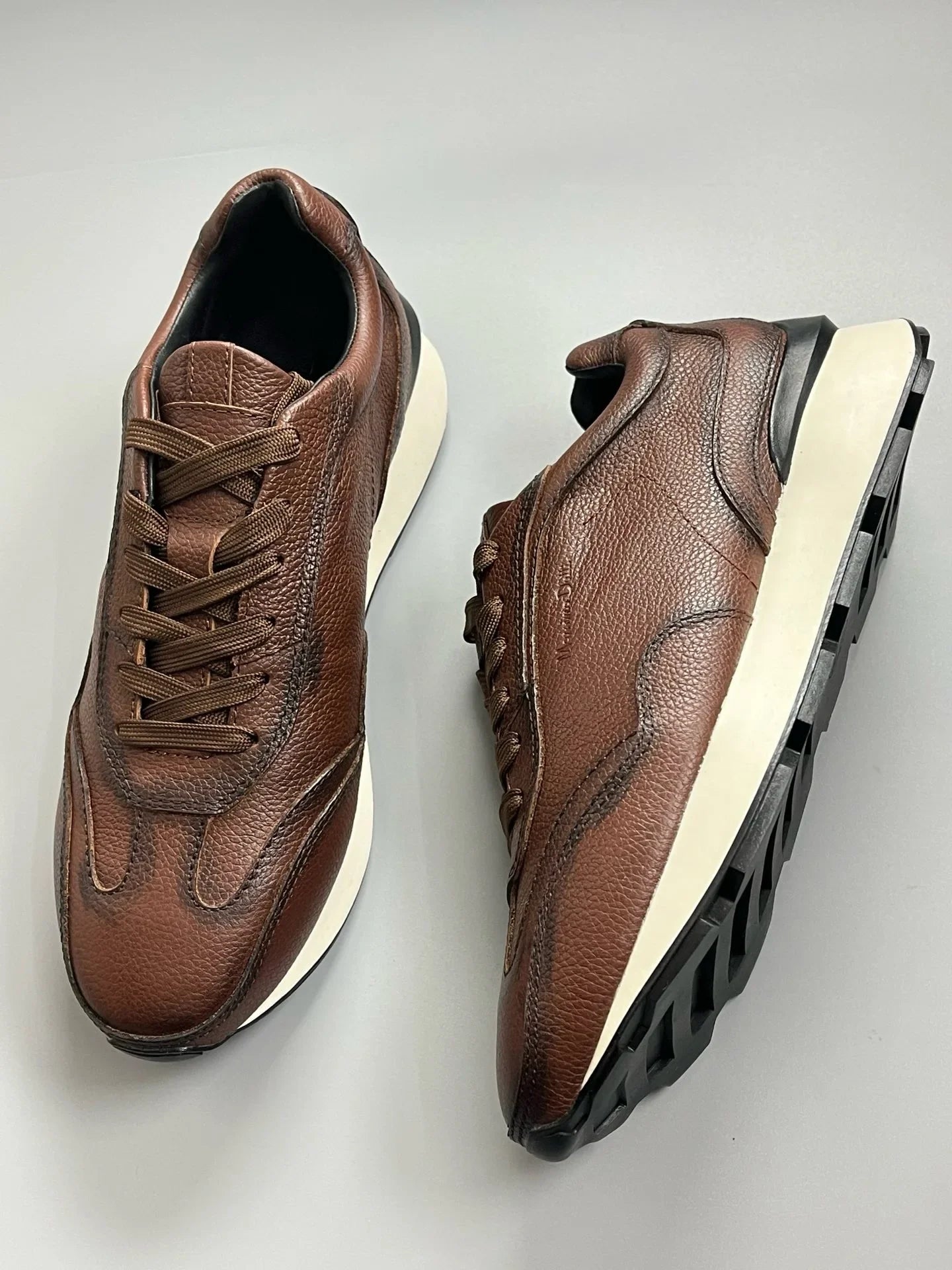 Sapatos de couro premium