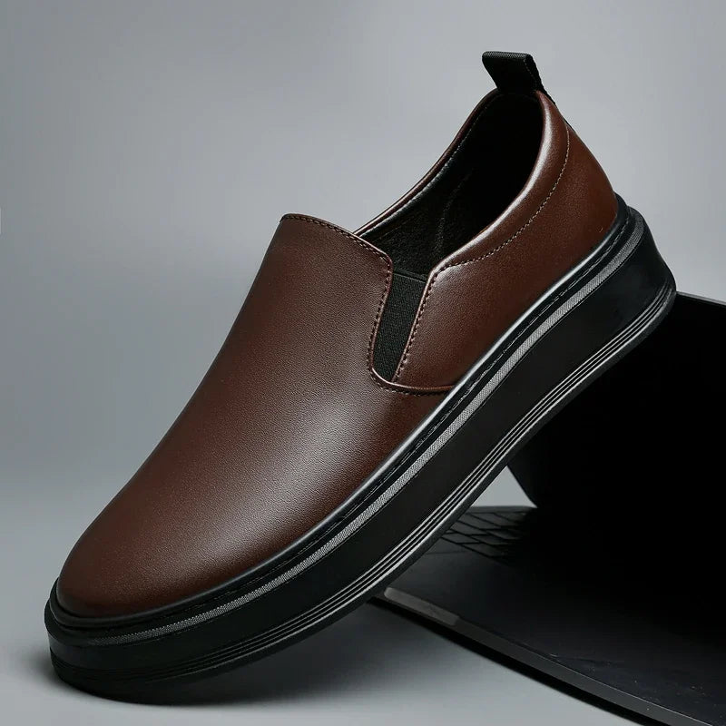 Sapatos Slip-On em pele
