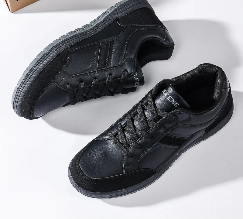 Sapatos clássicos em pele