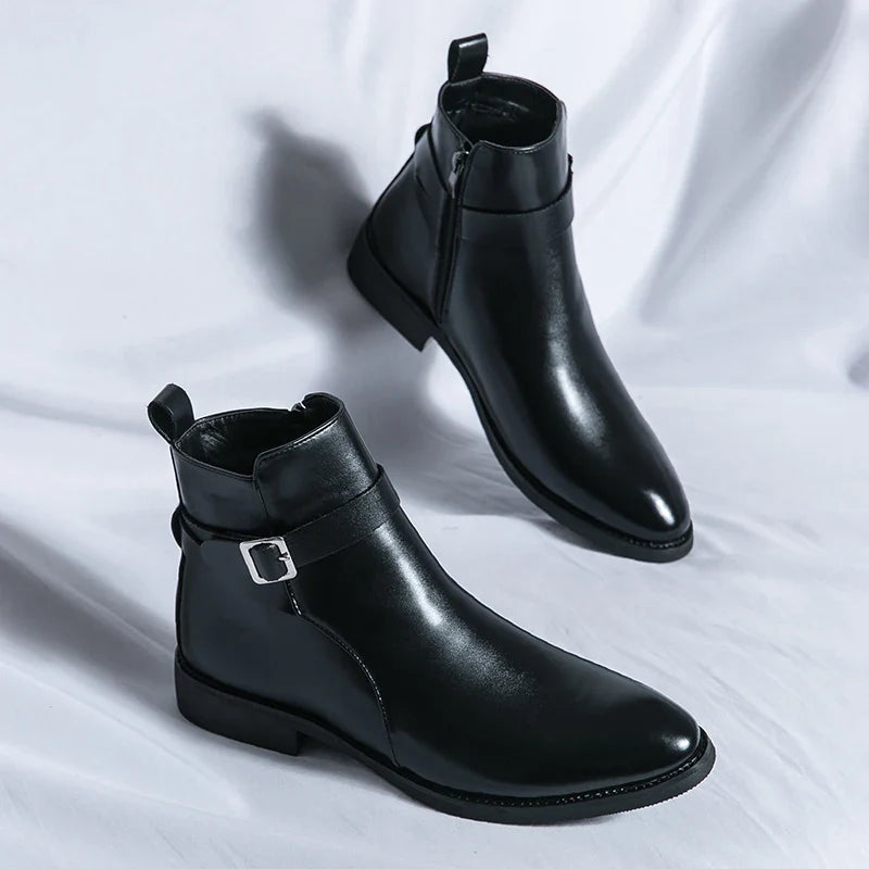 Botas elegantes de couro até ao tornozelo