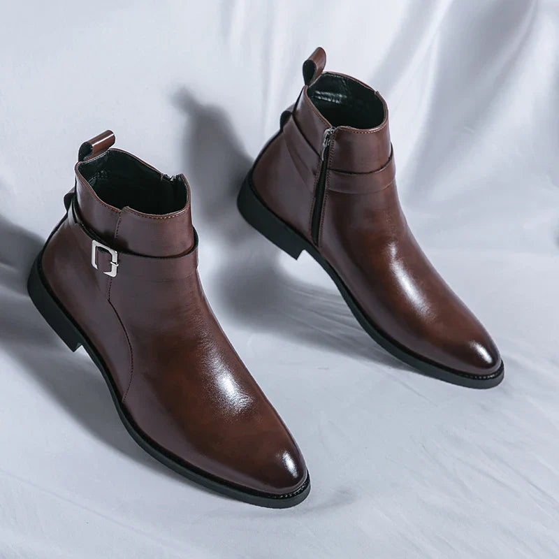 Botas elegantes de couro até ao tornozelo
