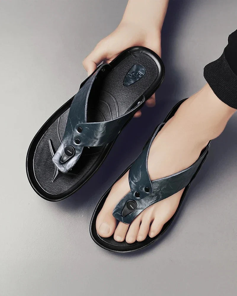 Sandálias de couro elegantes