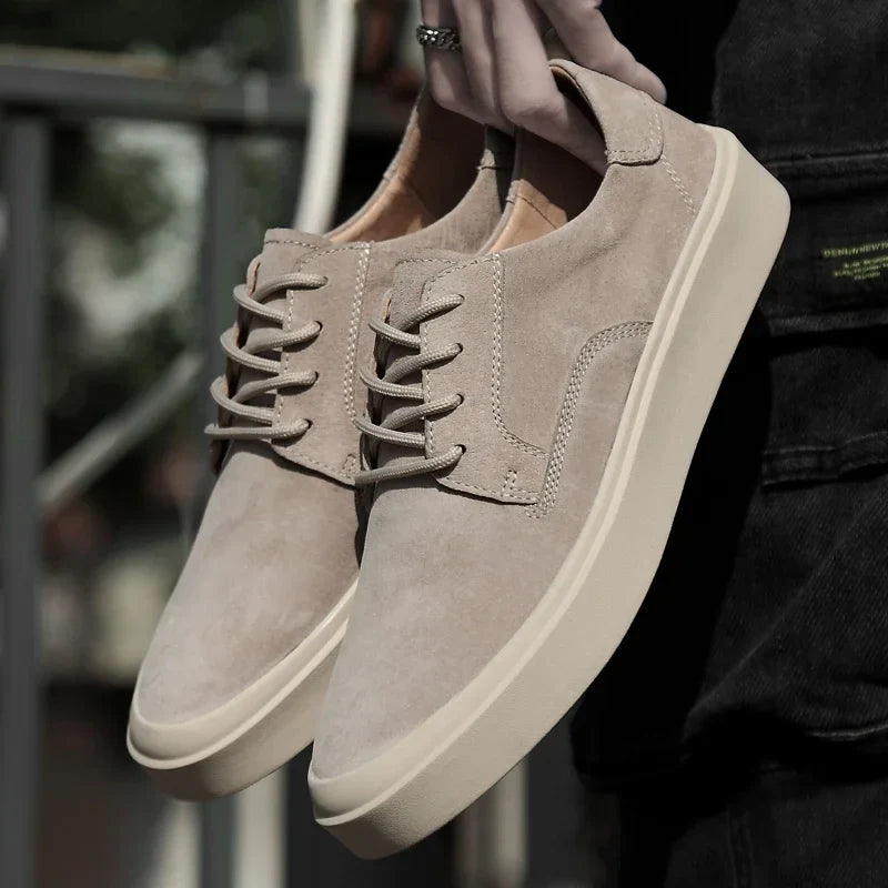 Sapatos de couro chiques