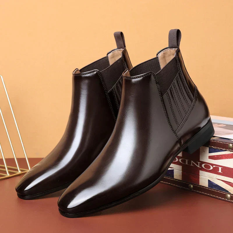Botas de couro elegantes