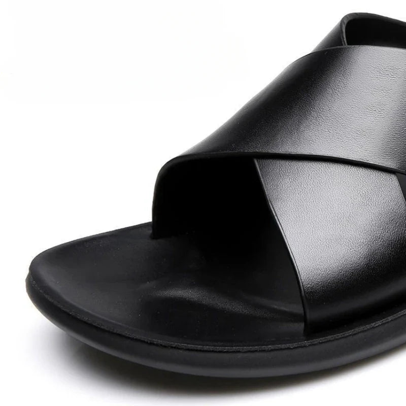 Sandálias de couro elegantes