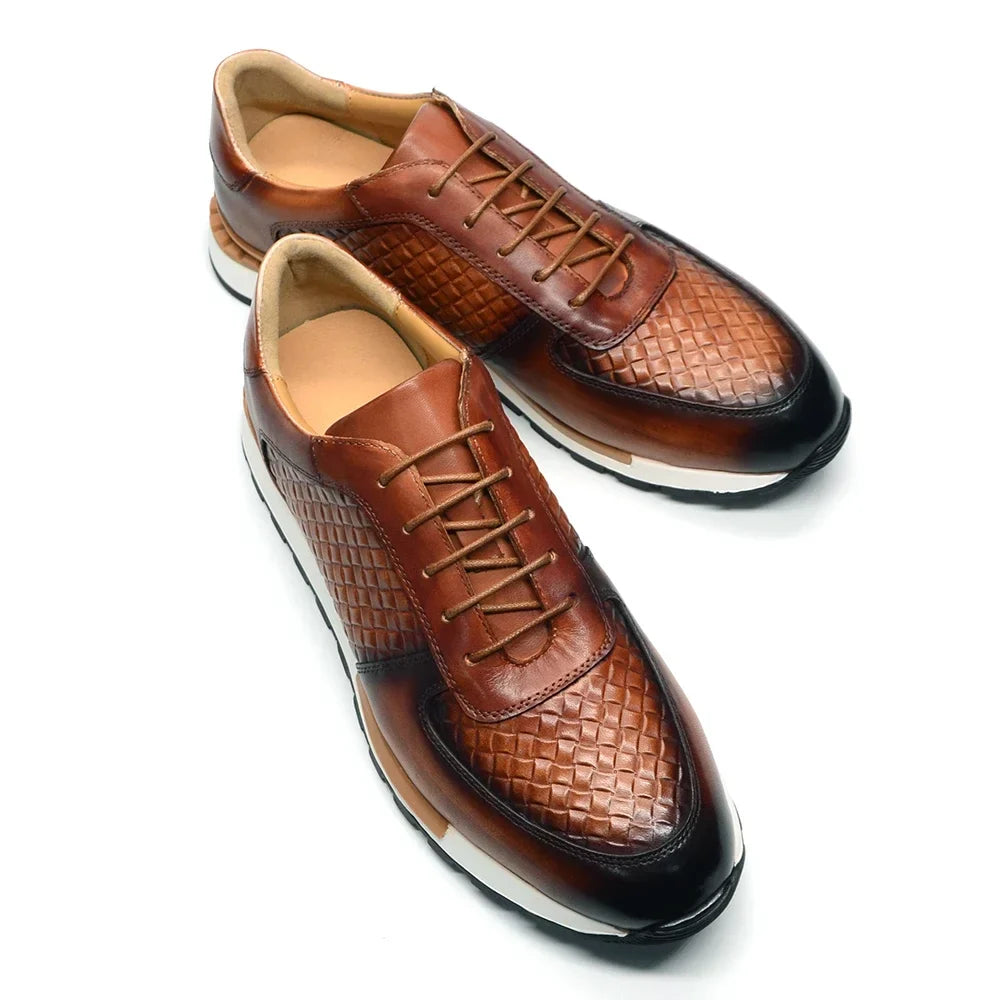 Sapatos de couro elegantes