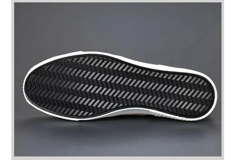 Sapatos de couro com fecho