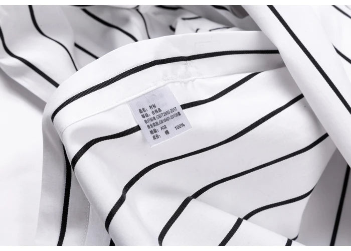 Camisa elegante de algodão às riscas