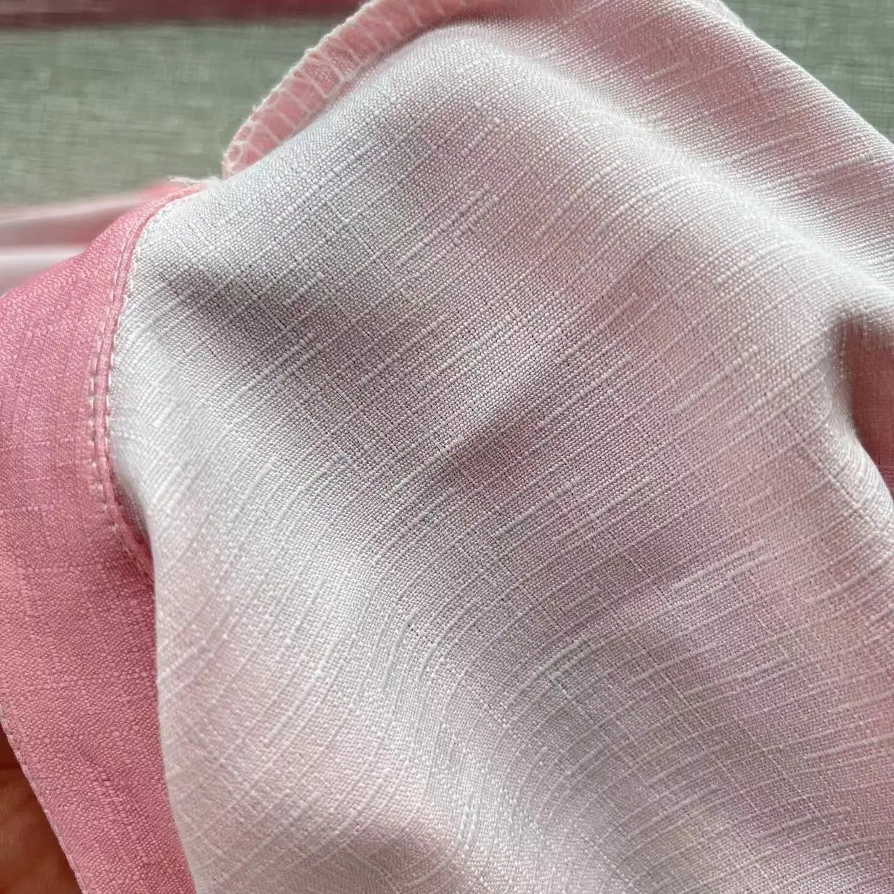 Camisa elegante e colorida
