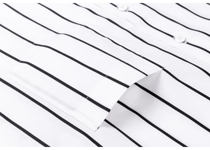 Camisa elegante de algodão às riscas