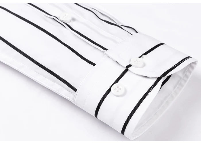 Camisa elegante de algodão às riscas