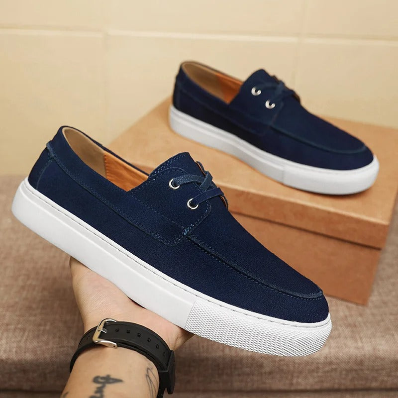 Sapatos elegantes de camurça