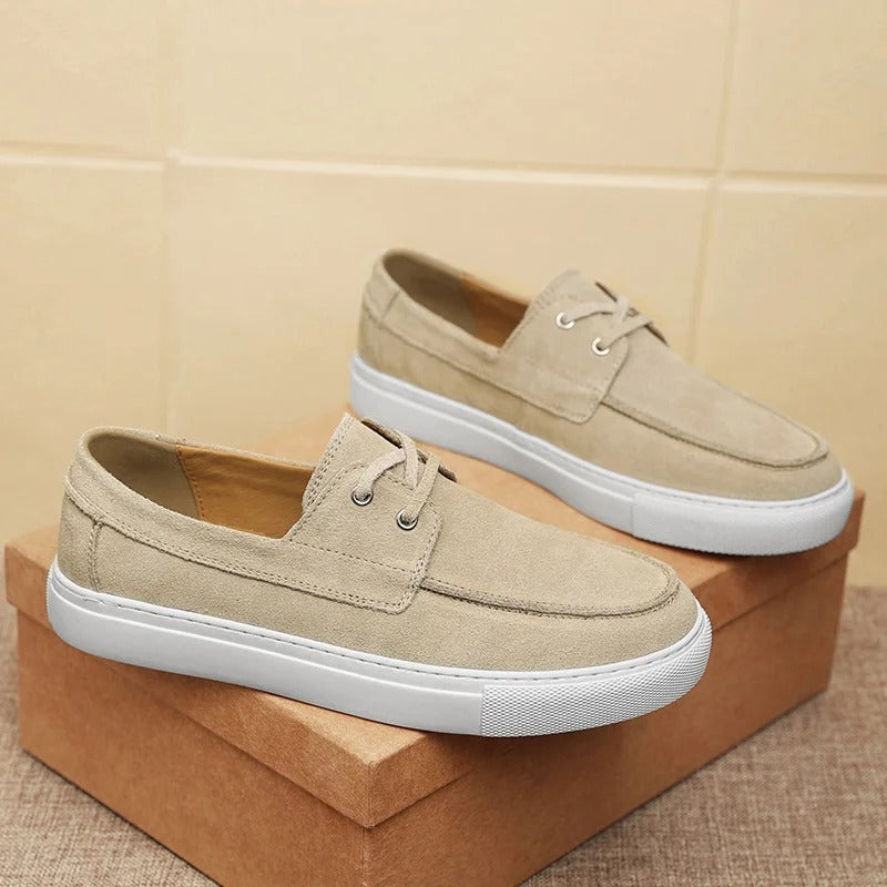 Sapatos elegantes de camurça